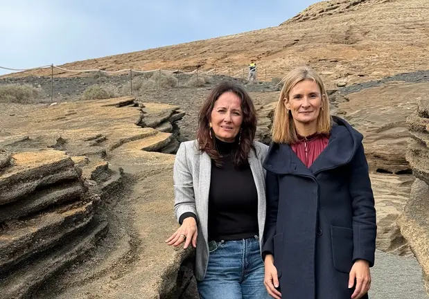 Las concejales responsables de la medida en Las Grietas.