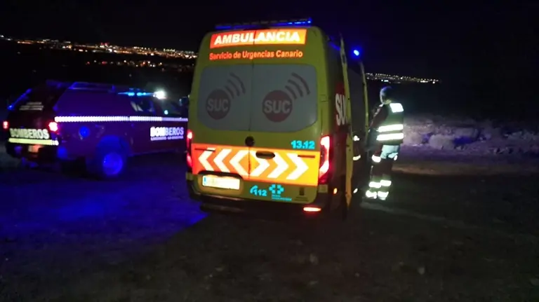 Ambulancia del SUC en la zona de Monta&ntilde;a Blanca.