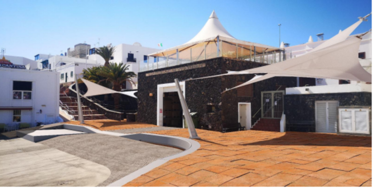 Espacio exterior en la zona del Varadero de Puerto del Carmen.