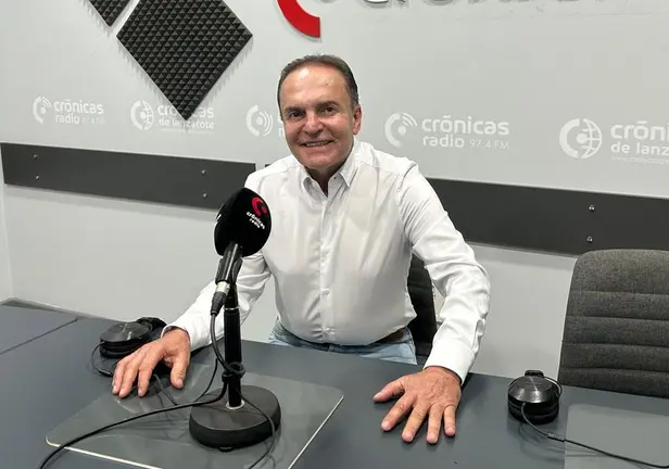 Jes&uacute;s Mach&iacute;n en el programa "A Buena Hora" de Cr&oacute;nicas Radio.