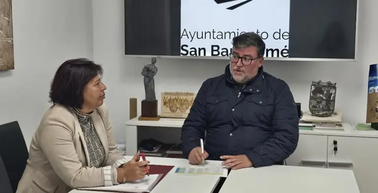 El alcalde y la concejal de Educaci&oacute;n reunidos para hablar de este importante asunto.