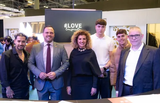 Ki&ntilde;o,rapero,productor musical y actor colombiano que interpreta a AXL en La Reina del Flow, promocion&oacute; Arrecife como plat&oacute; de rodajes