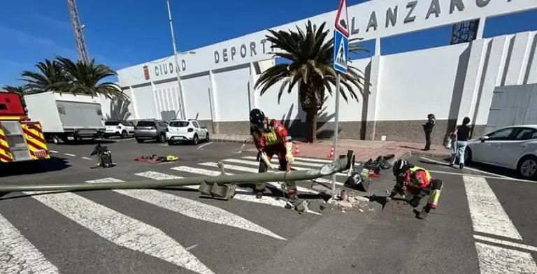 Imagen de la actuaci&oacute;n de los bomberos el d&iacute;a del accidente en la zona de la Ciudad Deportiva. 