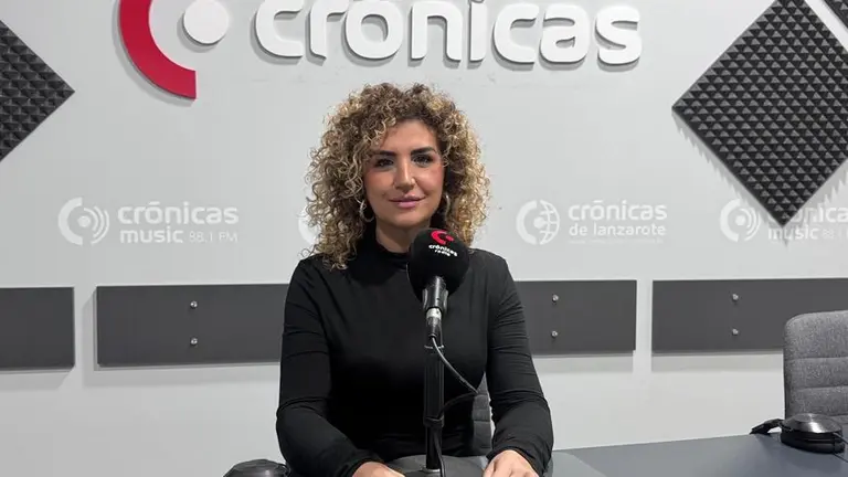 Eli Merino en el programa "A buena hora" de Cr&oacute;nicas Radio.