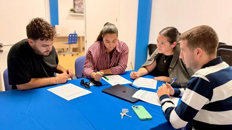 Reuni&oacute;n de trabajo de NNGG Lanzarote que preside Ana Hern&aacute;ndez.