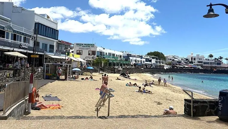 Imagen de archivo de la playa del pueblo
