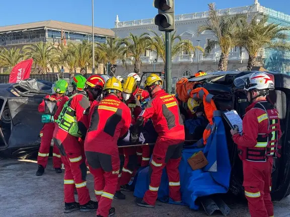 Equipo de bomberos Lanzarote realizando un ejercicio de excarcelación (1)