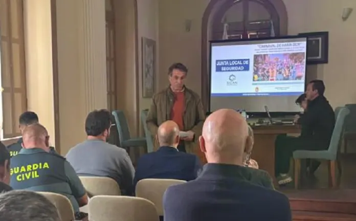 El alcalde de Har&iacute;a preparando la seguridad del &uacute;ltimo carnaval.