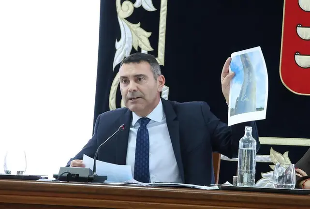 Oswaldo Betancort en el Pleno del Cabildo.