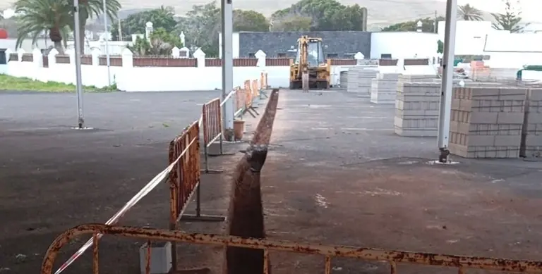 Obras en la carpa de Uga.