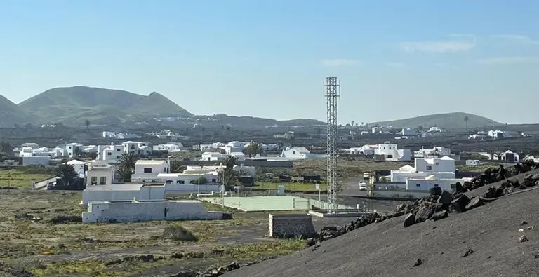 Antena que llevan meses denunciando los vecinos.