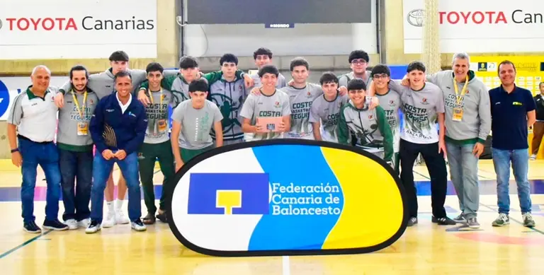 Juniors del Costa Teguise en el campeonato de Canarias.