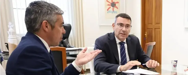 Narvay Quintero y Oswaldo Betancort en una reuni&oacute;n.