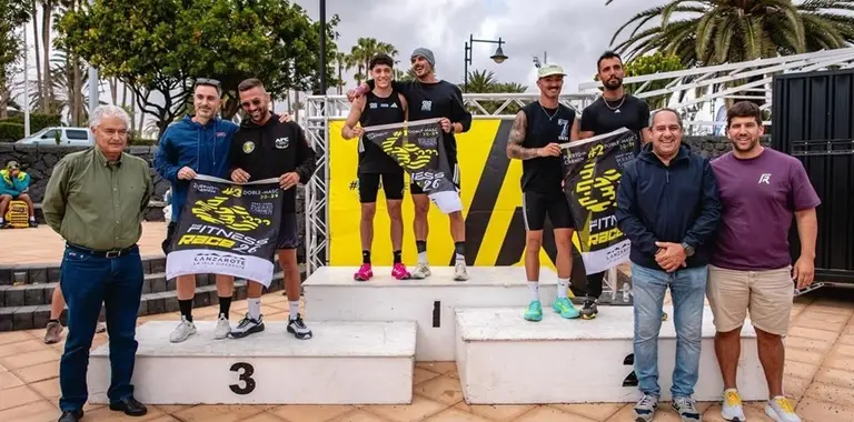 Podio de la V Fitness Race T&iacute;as.