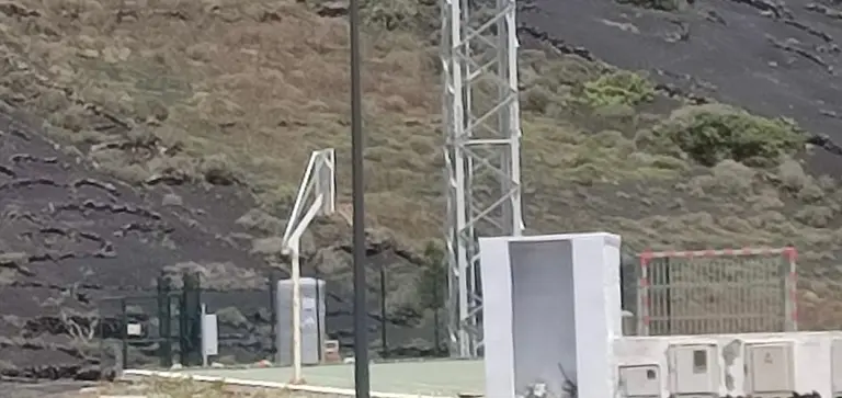 Imagen de la pol&eacute;mica antena de Masdache.