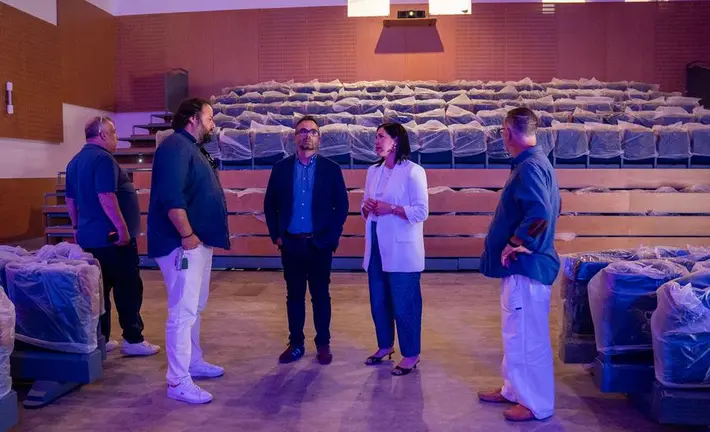 La concejal de Cultura y el primer teniente de alcalde de Arrecife visitando las obras