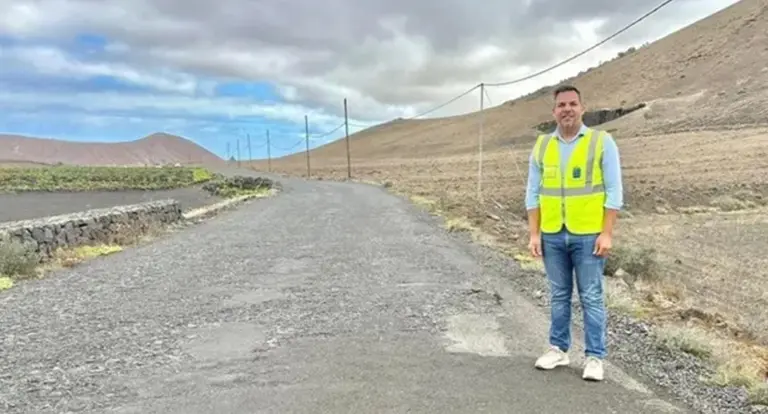 El consejero de Obras del Cabildo esta semana anunciando el comienzo de los trabajos.