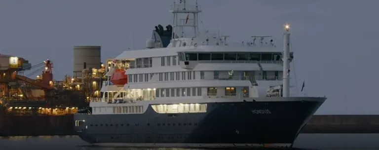 Imagen de la llegada del barco a Tenerife de Televisi&oacute;n Espa&ntilde;ola.
