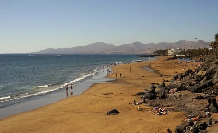 Imagen de la costa de Puerto del Carmen.
