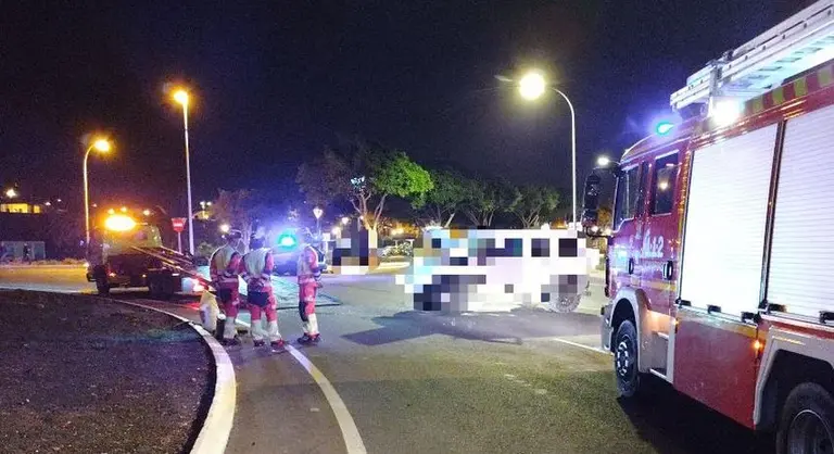 Imagen del veh&iacute;culo siniestrado tras el vuelco en la Rambla Medular