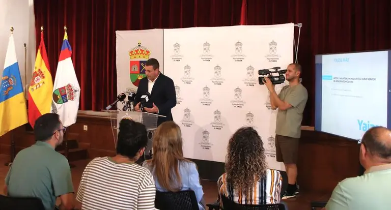 El alcalde de Yaiza dando este mi&eacute;rcoles las explicaciones sobre los presupuestos de 2026.