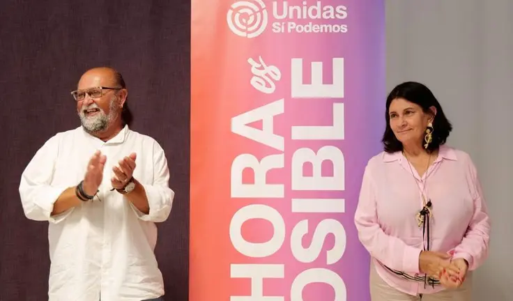 Nicol&aacute;s Saavedra y Nona Perera en un acto de su partido.