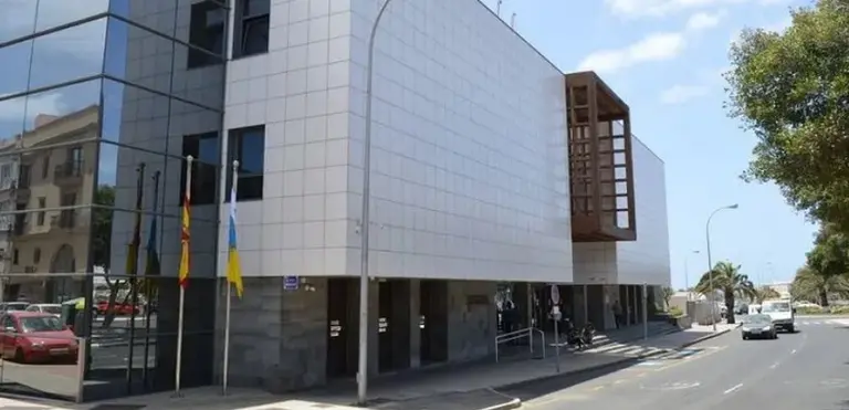 Imagen de archivo de la entrada a los juzgados de Arrecife. 