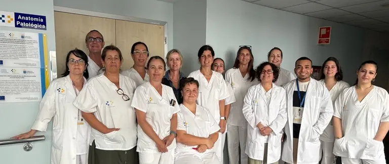 Foto de familia de el servicio de Anatom&iacute;a Patol&oacute;gica del Hospital Universitario Doctor Jos&eacute; Molina Orosa.