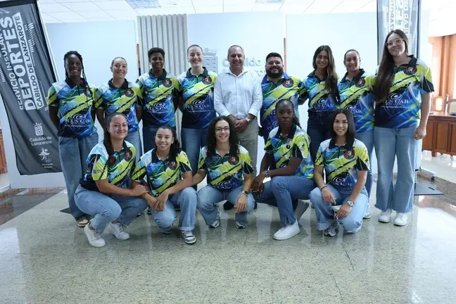 Recepci&oacute;n del equipo en el Cabildo.