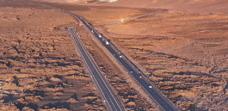 Imagen a&eacute;rea de la carretera de Playa Blanca. 