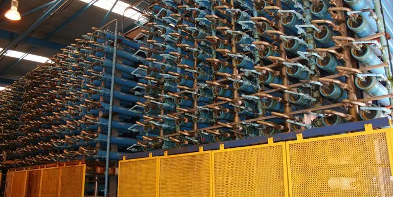 Imagen del interior de una de las plantas de desalaci&oacute;n.