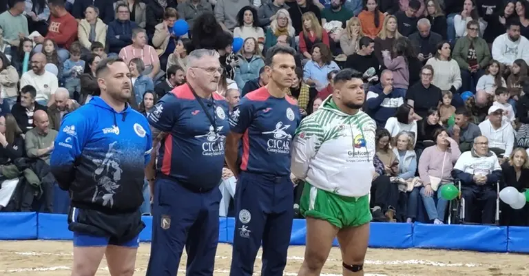 Capitanes del Tinajo Elecmor y el San Bartolom&eacute; Graficame Faycan Automoci&oacute;n.