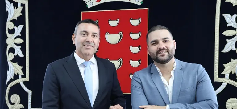 Oswaldo Betancort y Jes&uacute;s Mach&iacute;n Tavio.