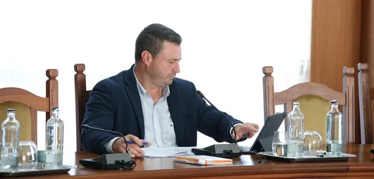 &Oacute;scar Noda en el Pleno del Cabildo de Lanzarote.