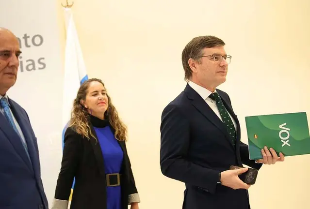 Nicasio Galván en el Parlamento de Canarias