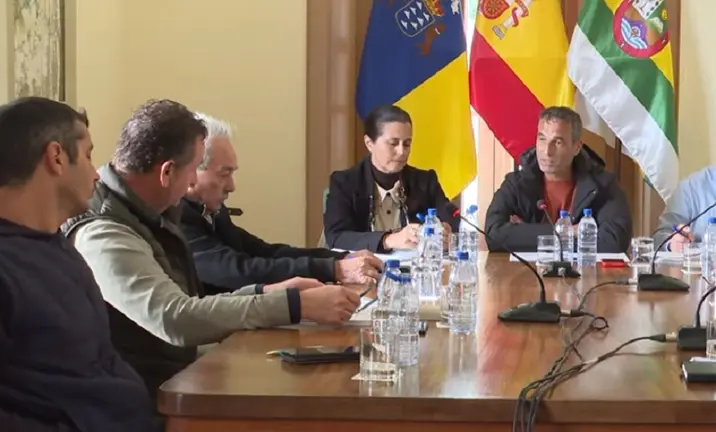 Imagen de un pleno celebrado en Har&iacute;a. 