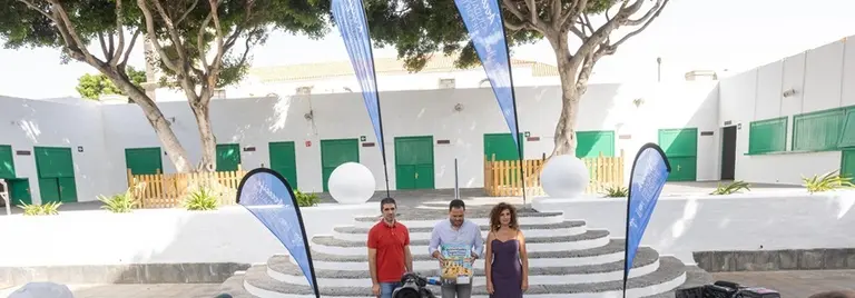 El alcalde Yonathan de Le&oacute;n y la concejala de Deportes, Eli Merino.