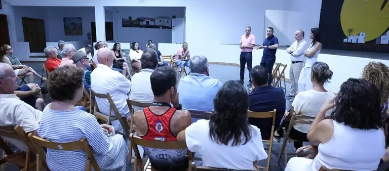 Reuni&oacute;n del Cabildo con los vecinos de M&aacute;guez.