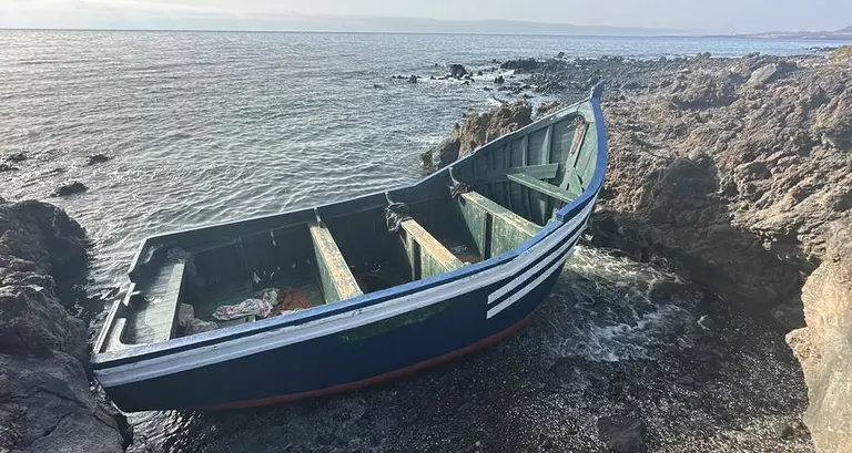 Imagen de la patera que lleg&oacute; esta semana al norte de la Isla