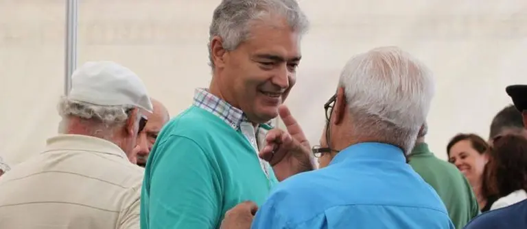 Jos&eacute; Juan Cruz en un acto como alcalde de T&iacute;as