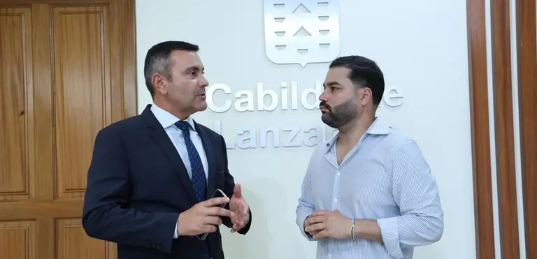 Oswaldo Betancort y Jes&uacute;s Mach&iacute;n Tavio.