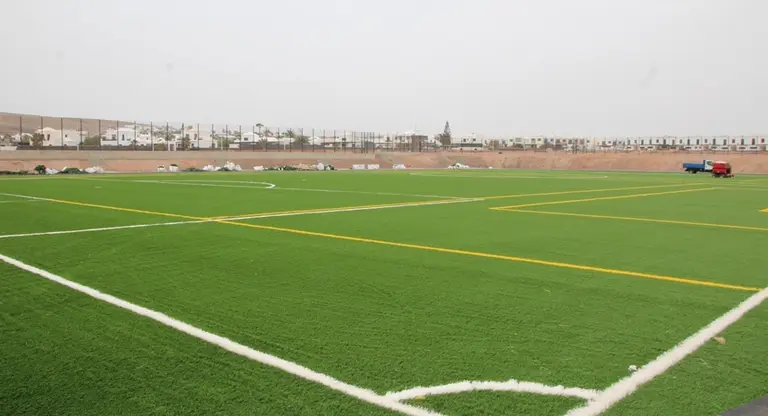 Campo de f&uacute;tbol de Playa Blanca.
