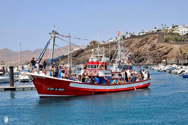 Procesi&oacute;n mar&iacute;tima por las fiestas del Carmen.