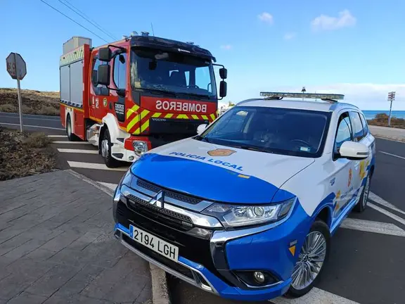 Polic&iacute;a Local y bomberos del Consorcio en la zona.