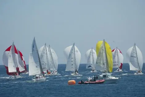 LA REGATA FUE ESPECTACULAR Y MUY DISPUTADA.