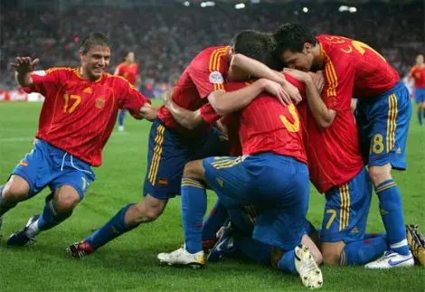 ESPAÑA CERTIFICÓ SU PASE A OCTAVOS TRAS REMONTAR ANTE TÚNEZ.