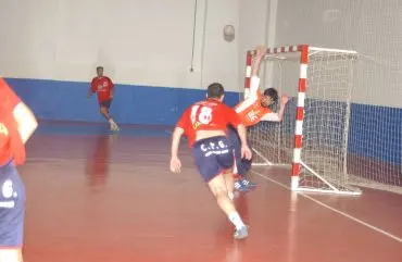 EL EQUIPO CUENTA CON UNA GRAN PLANTILLA.