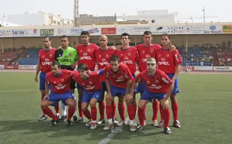 ÁLVARO PÉREZ INTRODUJO TRES CAMBIOS EN RELACIÓN AL PARTIDO FRENTE AL MARÍTIMA.
