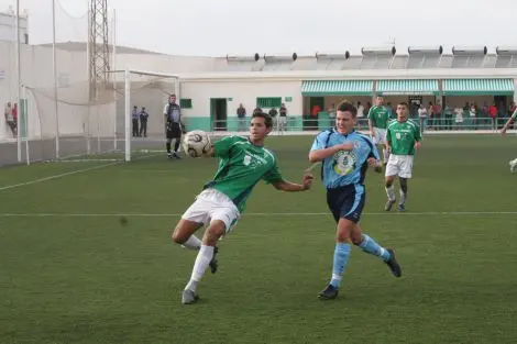 EL CD. TEGUISE NO DEJÓ DE INTENTARLO DURANTE TODO EL PARTIDO.