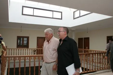 PACO GUTIÉRREZ ESTUVO ACOMPAÑADO EN TODO MOMENTO POR EL PRESIDENTE DEL CLUB.